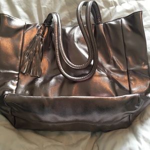 NWOT Chi silver tote
